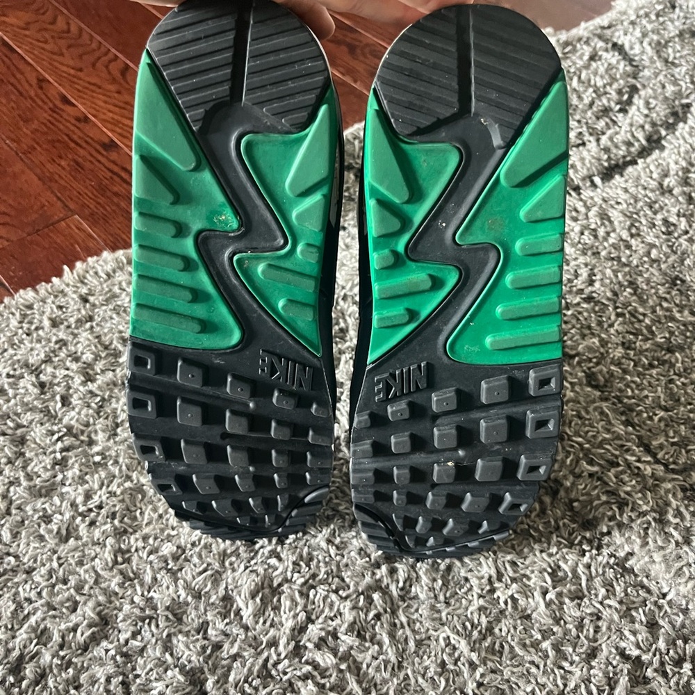 Nike Air Max White and Green Sneakers - Picture 6 of 8